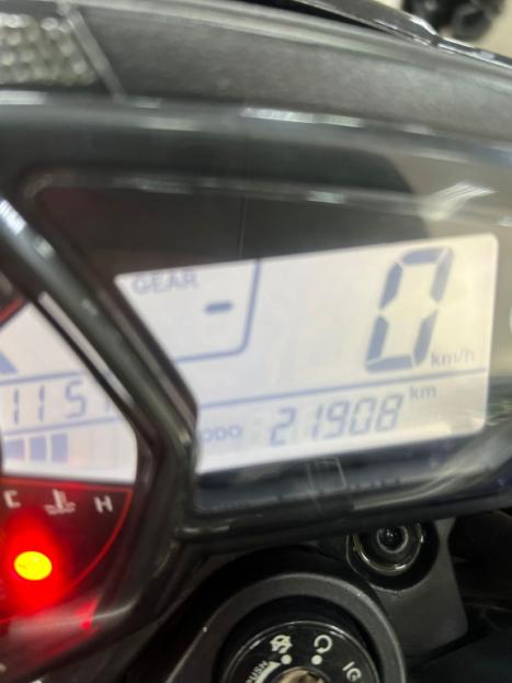 YAMAHA MT-03 300 ABS, Foto 2