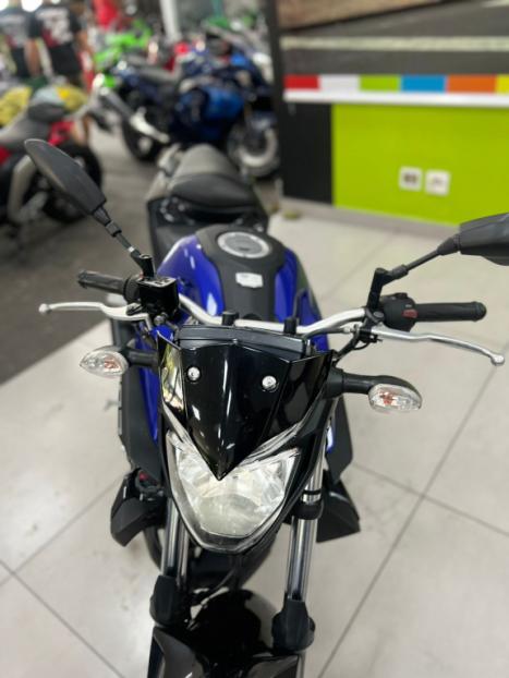 YAMAHA MT-03 300 ABS, Foto 3