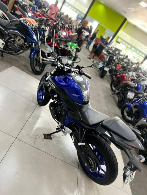YAMAHA MT-03 300 ABS, Foto 4