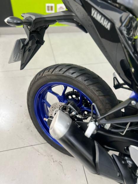 YAMAHA MT-03 300 ABS, Foto 6