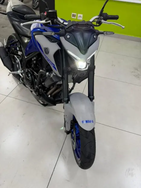 YAMAHA MT-03 300 ABS, Foto 8