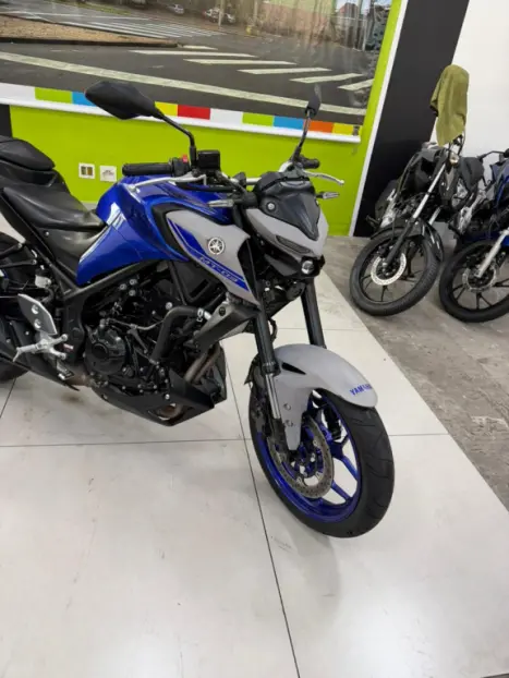 YAMAHA MT-03 300 ABS, Foto 9