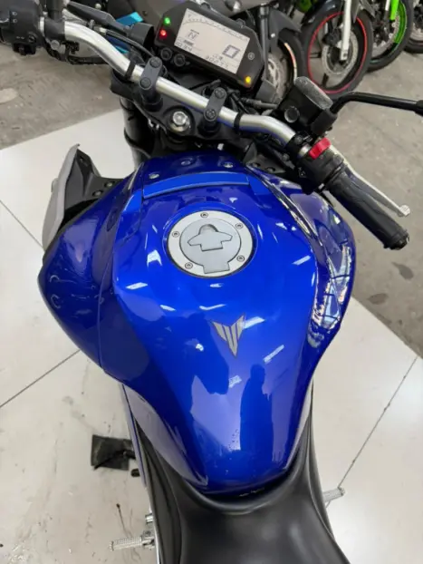 YAMAHA MT-03 300 ABS, Foto 12