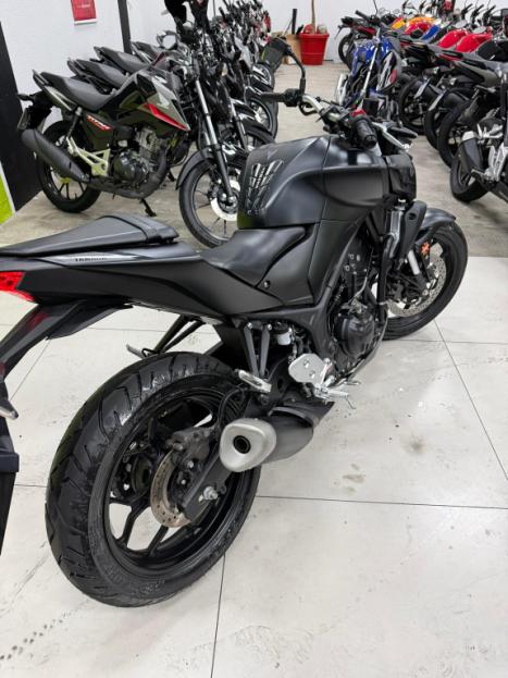 YAMAHA MT-03 300 ABS, Foto 9