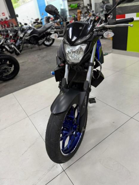 YAMAHA MT-03 300 ABS, Foto 8
