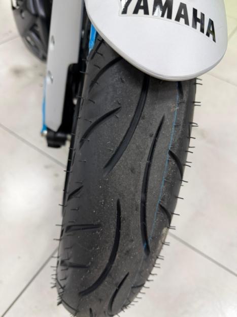 YAMAHA MT-03 300 ABS, Foto 4