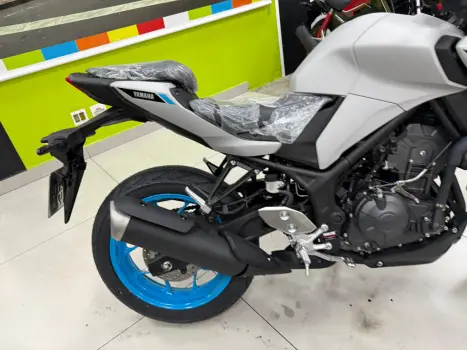 YAMAHA MT-03 300 ABS, Foto 8