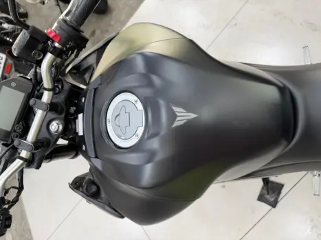 YAMAHA MT-03 300 ABS, Foto 2