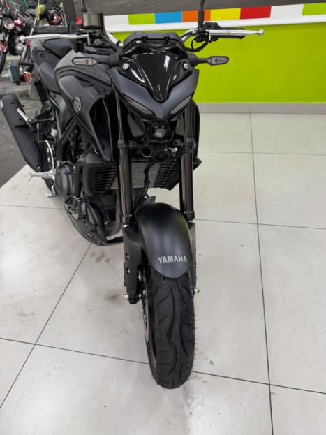 YAMAHA MT-03 300 ABS, Foto 16