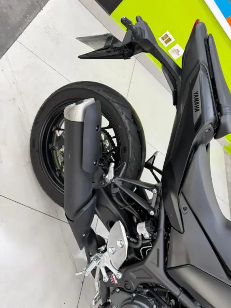 YAMAHA MT-03 300 ABS, Foto 18