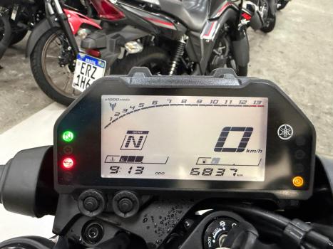 YAMAHA MT-03 300 ABS, Foto 5