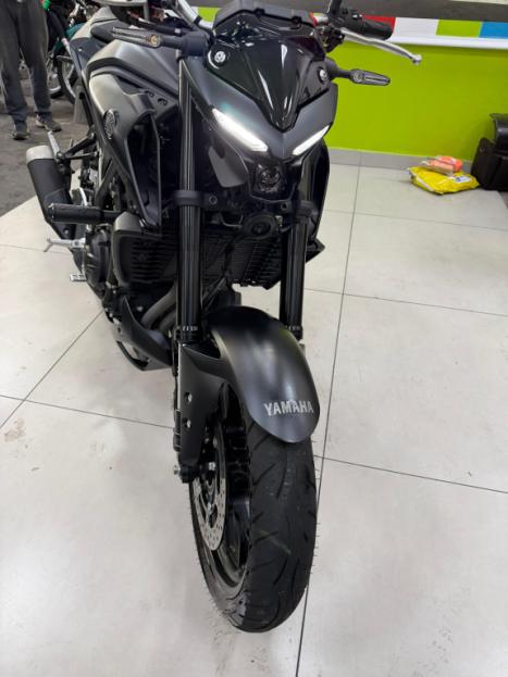 YAMAHA MT-03 300 ABS, Foto 6
