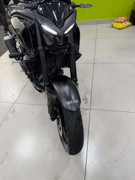 YAMAHA MT-03 300 ABS, Foto 8