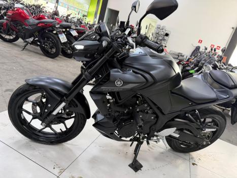 YAMAHA MT-03 300 ABS, Foto 9