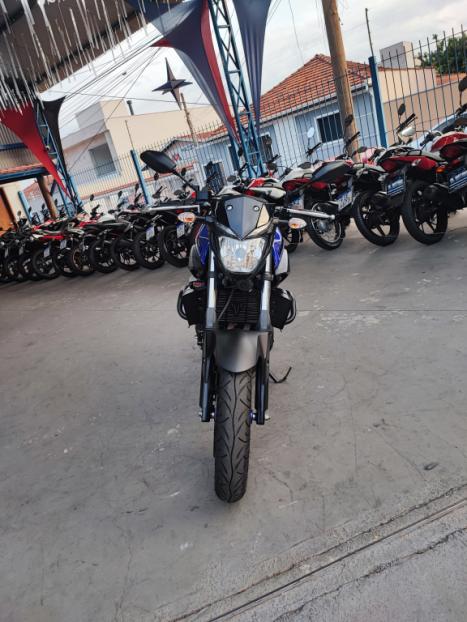 YAMAHA MT-03 300 ABS, Foto 7