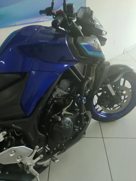 YAMAHA MT-03 300 ABS, Foto 3