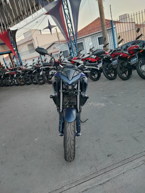 YAMAHA MT-03 300 ABS, Foto 8