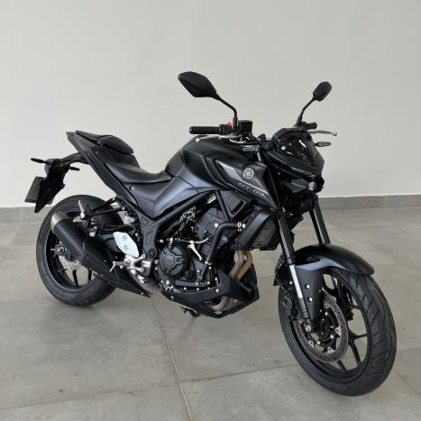 YAMAHA MT-03 300 ABS, Foto 1