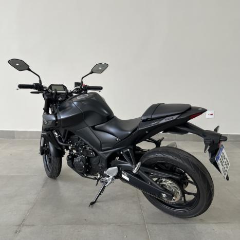 YAMAHA MT-03 300 ABS, Foto 3