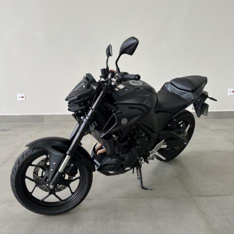 YAMAHA MT-03 300 ABS, Foto 4