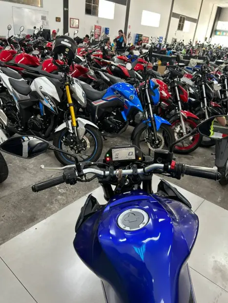 YAMAHA MT-03 300 ABS, Foto 6