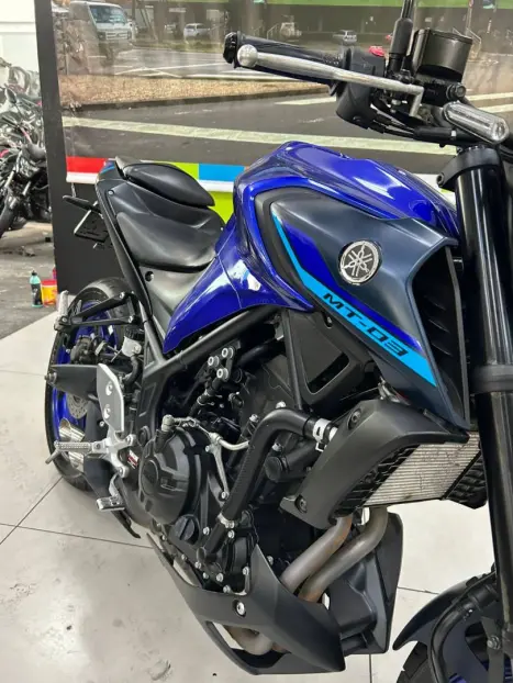 YAMAHA MT-03 300 ABS, Foto 7