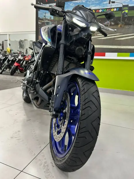 YAMAHA MT-03 300 ABS, Foto 8