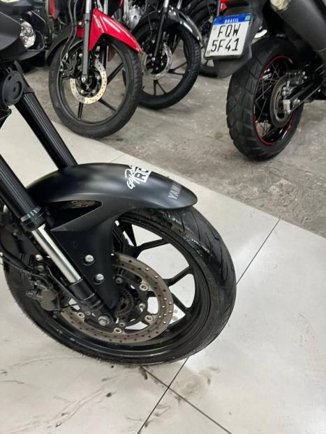 YAMAHA MT-03 300 ABS, Foto 3