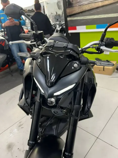 YAMAHA MT-03 300 ABS, Foto 10