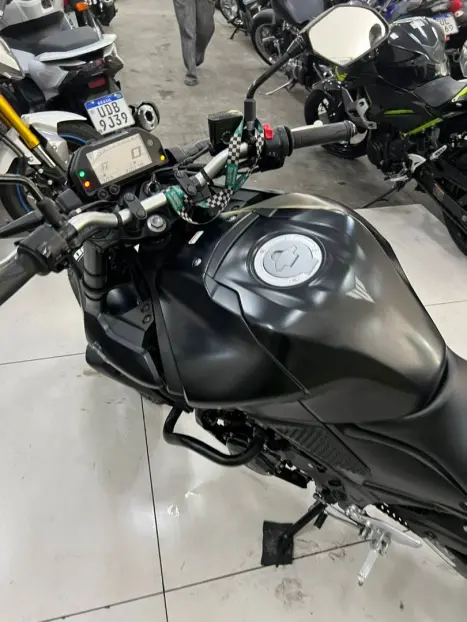 YAMAHA MT-03 300 ABS, Foto 12