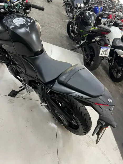 YAMAHA MT-03 300 ABS, Foto 13