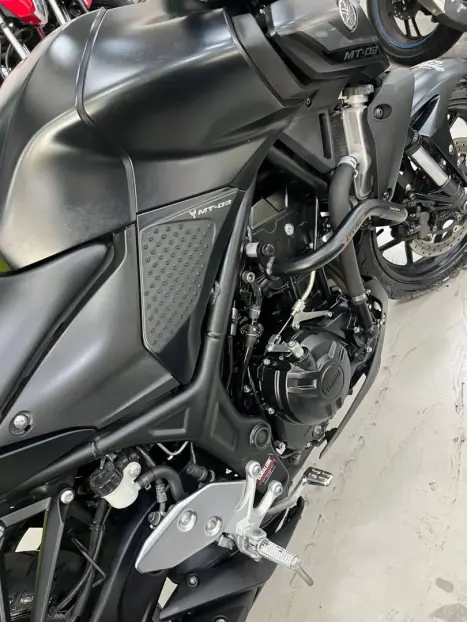 YAMAHA MT-03 300 ABS, Foto 17