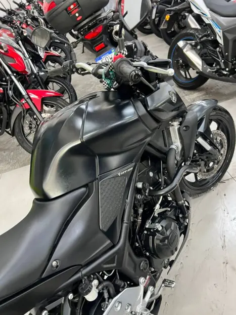 YAMAHA MT-03 300 ABS, Foto 18