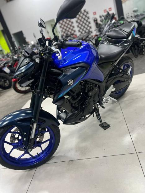 YAMAHA MT-03 300 ABS, Foto 4