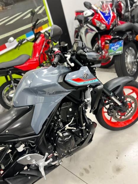 YAMAHA MT-03 300 ABS, Foto 12