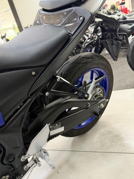 YAMAHA MT-03 300 ABS, Foto 4
