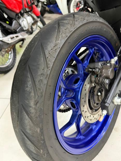 YAMAHA MT-03 300 ABS, Foto 12