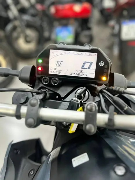 YAMAHA MT-03 300 ABS, Foto 7