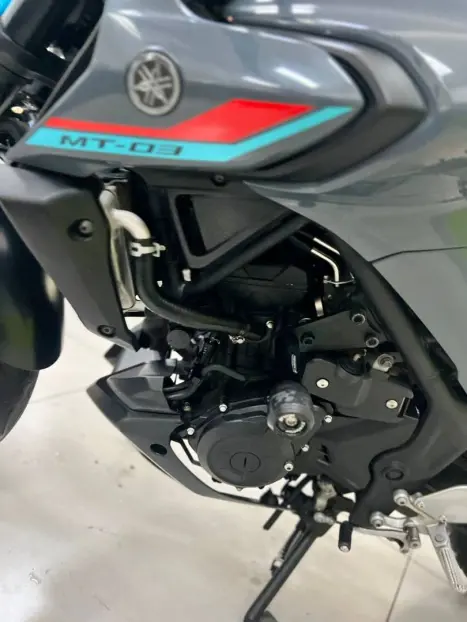 YAMAHA MT-03 300 ABS, Foto 8
