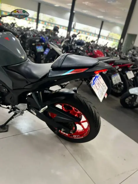 YAMAHA MT-03 300 ABS, Foto 11