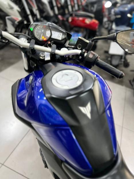 YAMAHA MT-03 300 ABS, Foto 9