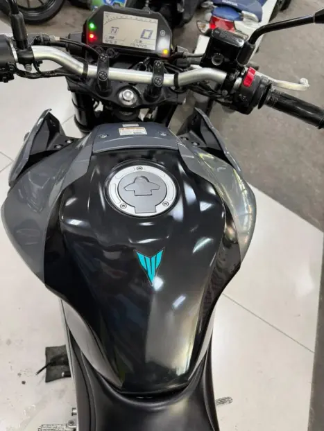 YAMAHA MT-03 300 ABS, Foto 3