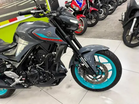 YAMAHA MT-03 300 ABS, Foto 16