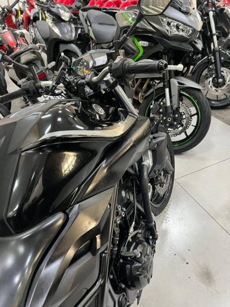 YAMAHA MT-03 300 ABS, Foto 4