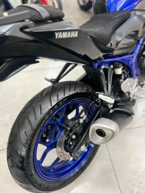 YAMAHA MT-03 300 ABS, Foto 3