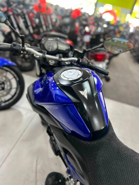 YAMAHA MT-03 300 ABS, Foto 9