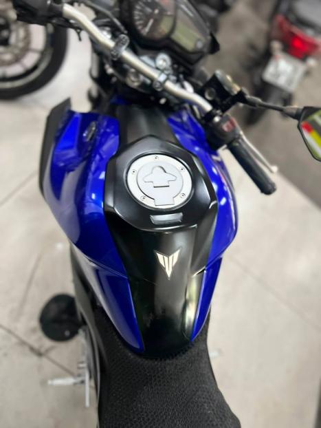 YAMAHA MT-03 300 ABS, Foto 10