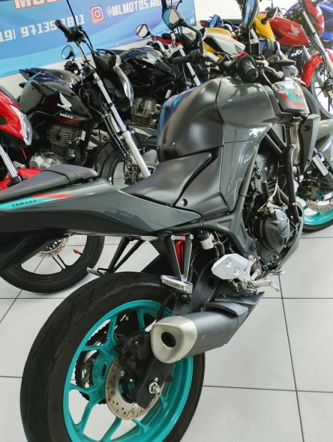 YAMAHA MT-03 300 ABS, Foto 3