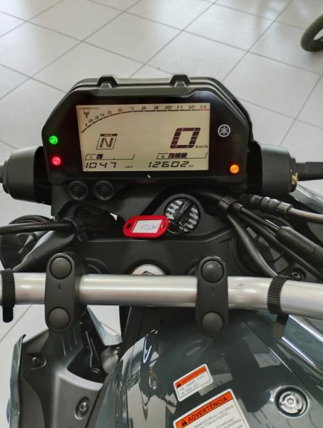 YAMAHA MT-03 300 ABS, Foto 4