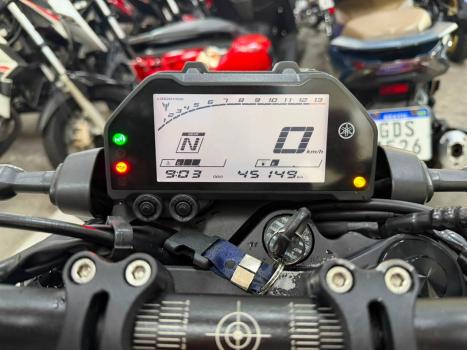 YAMAHA MT-03 300 ABS, Foto 2